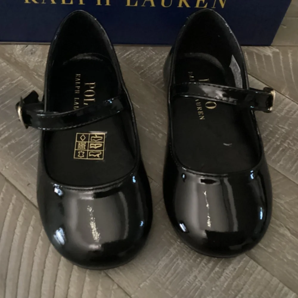 POLO RALPH LAUREN Toddler Girls Kinslee Leather Flats, size 5